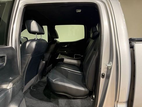 Used 2021 Toyota Tacoma TRD Sport w/ TRD Premium Sport Package AWD/4WD image 19