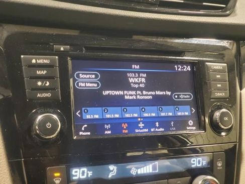 Used 2022 Nissan Rogue Sport SL image 27