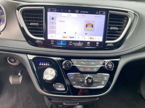 New 2027 Chrysler Pacifica Select FWD image 7