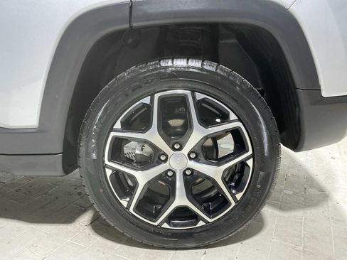 Used 2024 Jeep Compass Limited AWD/4WD image 8