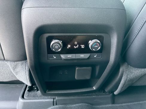 Used 2025 Chevrolet Traverse High Country w/ LPO, Floor Liner Package FWD image 21