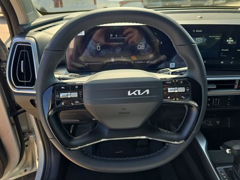 New 2026 Kia Sorento LX FWD image 28