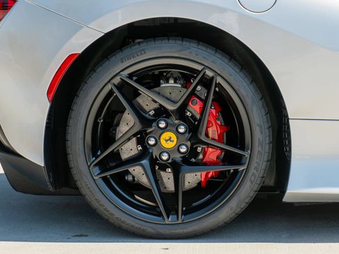 Used 2022 Ferrari F8 Tributo RWD image 36