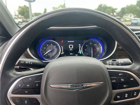 Used 2021 Chrysler Pacifica Pinnacle image 16