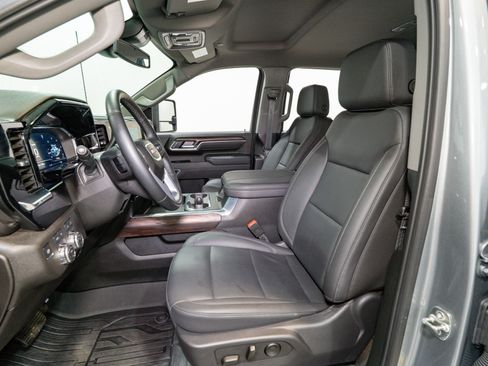 Used 2025 GMC Sierra 2500 SLT w/ SLT Premium Package image 18