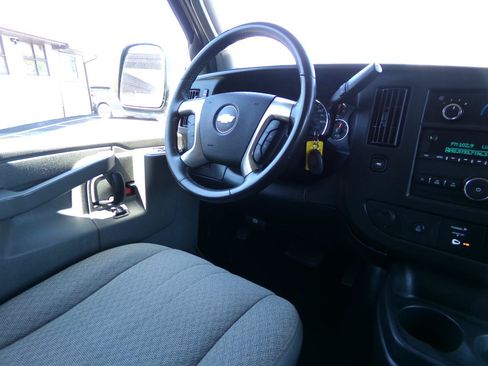 Used 2017 Chevrolet Express 2500 LT w/ LT Preferred Equipment Group RWD image 23