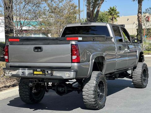 Used 2006 Chevrolet Silverado 3500 LT w/ Heavy-Duty Power Package AWD/4WD image 8