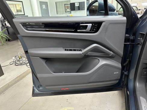 Used 2019 Porsche Cayenne S image 10