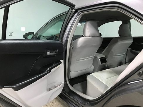 Used 2014 Toyota Camry FWD image 18