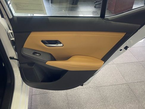 Used 2022 Nissan Sentra SV w/ SV Premium Package image 36