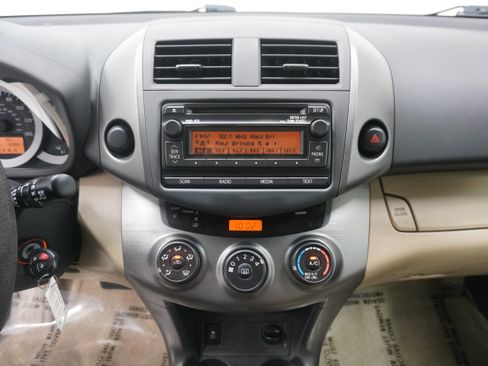 Used 2012 Toyota RAV4 FWD w/ Value Pkg image 17