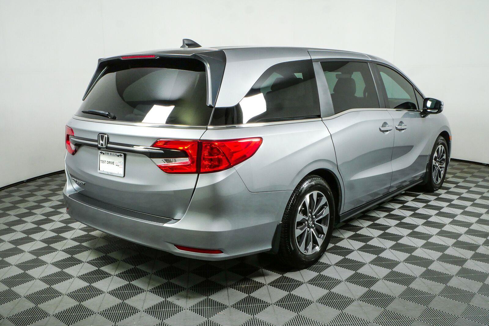 Used 2024 Honda Odyssey EX-L image 3