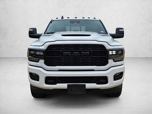 Used 2024 RAM 2500 Limited AWD/4WD image 2