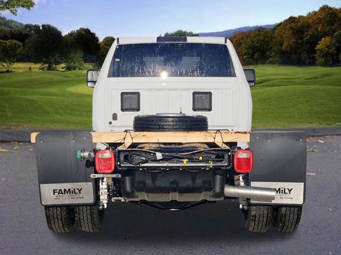 New 2026 RAM 5500 Tradesman w/ Cold Weather Group AWD/4WD image 4