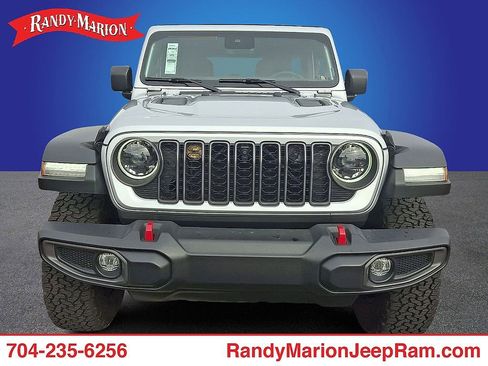 Used 2024 Jeep Wrangler Unlimited Rubicon w/ Technology Group AWD/4WD image 2