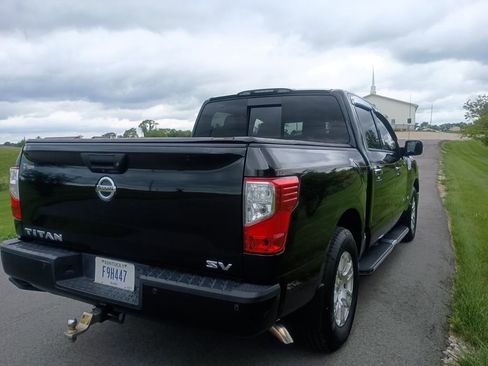 Used 2019 Nissan Titan SV w/ SV Convenience Package RWD image 6