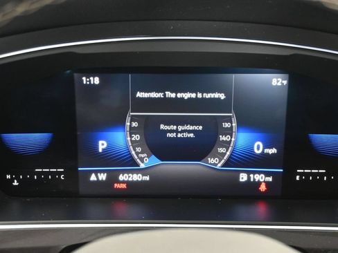 Used 2023 Volkswagen Tiguan SE w/ Panoramic Sunroof Package FWD image 14