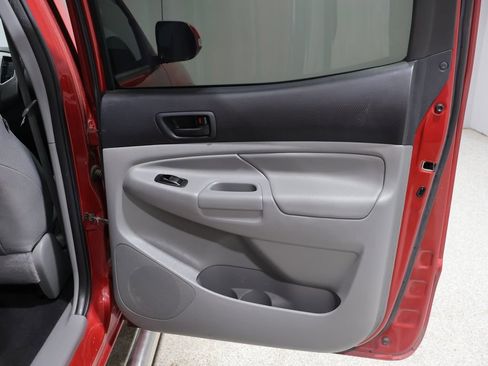 Used 2014 Toyota Tacoma PreRunner w/ TRD Sport Package RWD image 21