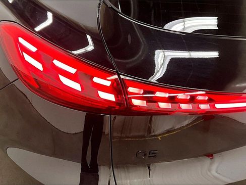 Used 2025 Audi Q5 Premium image 23