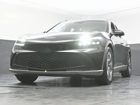 Used 2024 Genesis GV60 RWD image 53