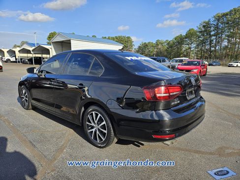 Used 2016 Volkswagen Jetta SE image 10