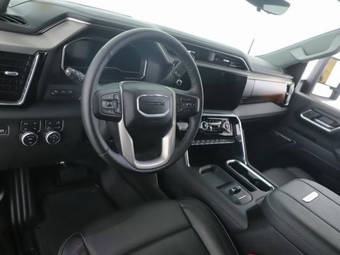 Used 2025 GMC Sierra 2500 Denali image 18