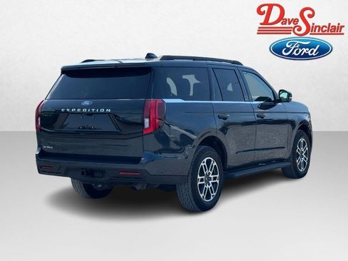 Used 2025 Ford Expedition Active AWD/4WD image 7