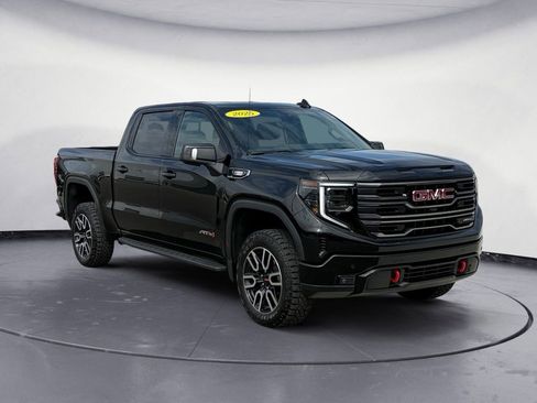 Used 2025 GMC Sierra 1500 AT4 w/ AT4 Premium Package AWD/4WD image 7