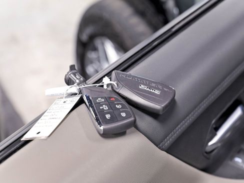 Used 2024 GMC Hummer EV 3X AWD/4WD image 14