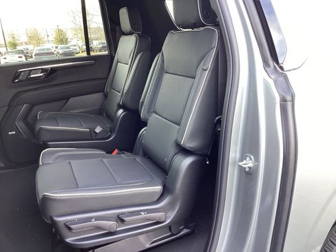 New 2026 Chevrolet Suburban Premier AWD/4WD image 15
