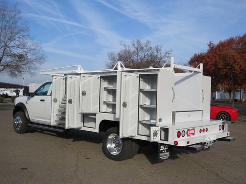 New 2023 RAM 4500 Tradesman w/ Chrome Appearance Group RWD image 4