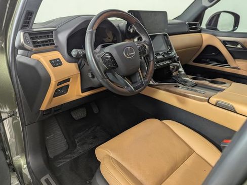 Used 2025 Lexus LX 600 4WD w/ Appearance Package image 11
