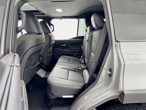 Certified 2025 Lexus GX 550 AWD/4WD image 26