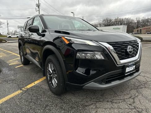 Certified 2023 Nissan Rogue S AWD/4WD image 2