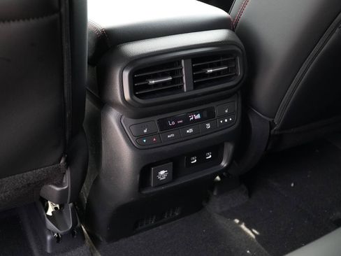 Used 2026 Honda Pilot Black Edition image 17