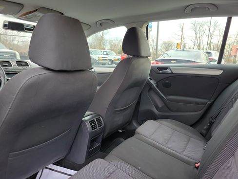 Used 2013 Volkswagen Golf 4-Door image 14