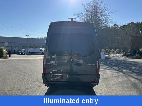 Used 2022 Mercedes-Benz Sprinter 3500 image 6