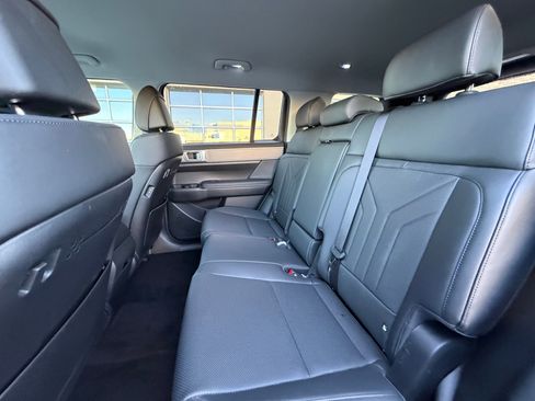 Certified 2025 Hyundai Santa Fe SEL image 18