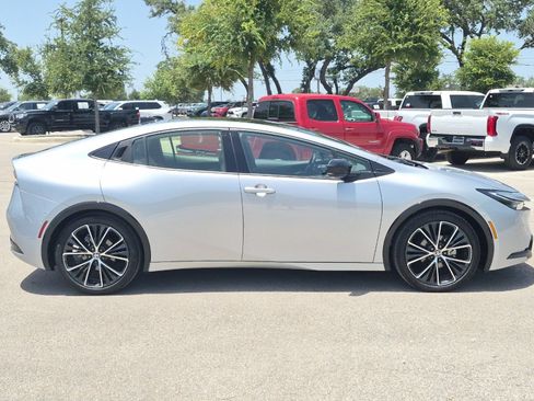Used 2025 Toyota Prius Limited w/ Limited Premium Package FWD image 6