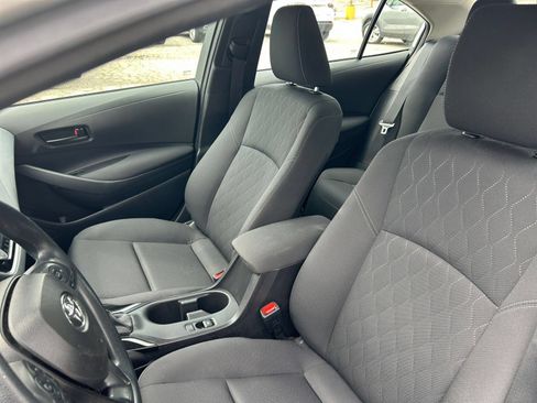 Used 2025 Toyota Corolla LE FWD image 31