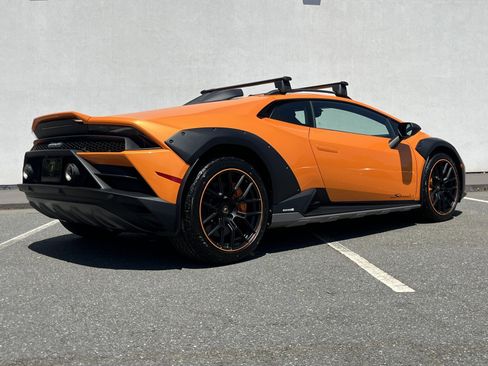 Used 2024 Lamborghini Huracan Sterrato image 10