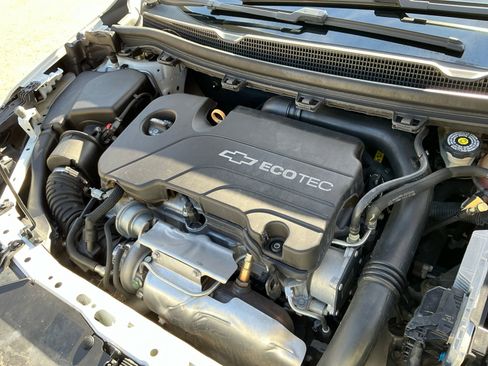 Used 2017 Chevrolet Cruze LS image 22