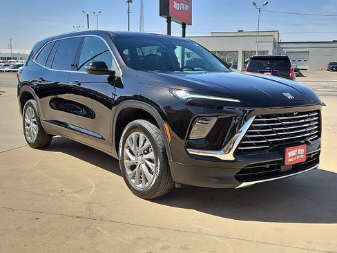 Used 2025 Buick Enclave Preferred image 4