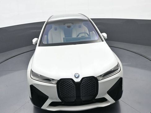 Used 2024 BMW iX xDrive50 w/ Sport Package AWD/4WD image 31