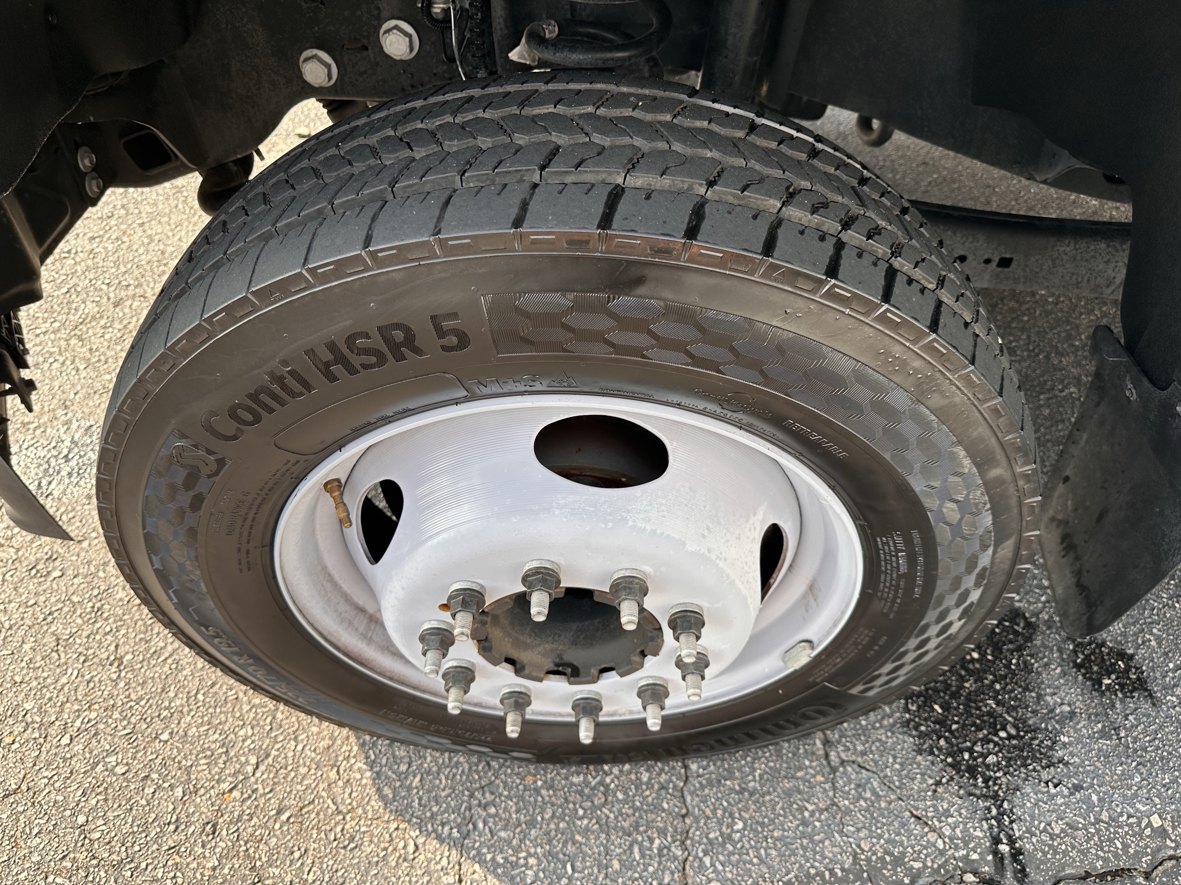 Used 2024 Ford F550 2WD Regular Cab Super Duty image 26