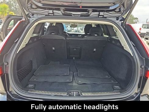 Used 2025 Volvo V60 B5 Cross Country Plus image 17