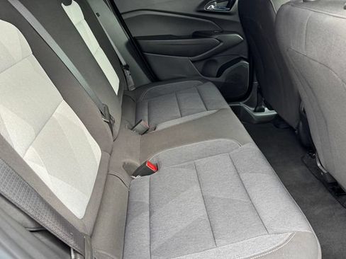 Certified 2024 Chevrolet Trax RS w/ Sunroof Package FWD image 8