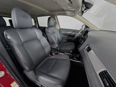 Used 2019 Mitsubishi Outlander SEL image 29