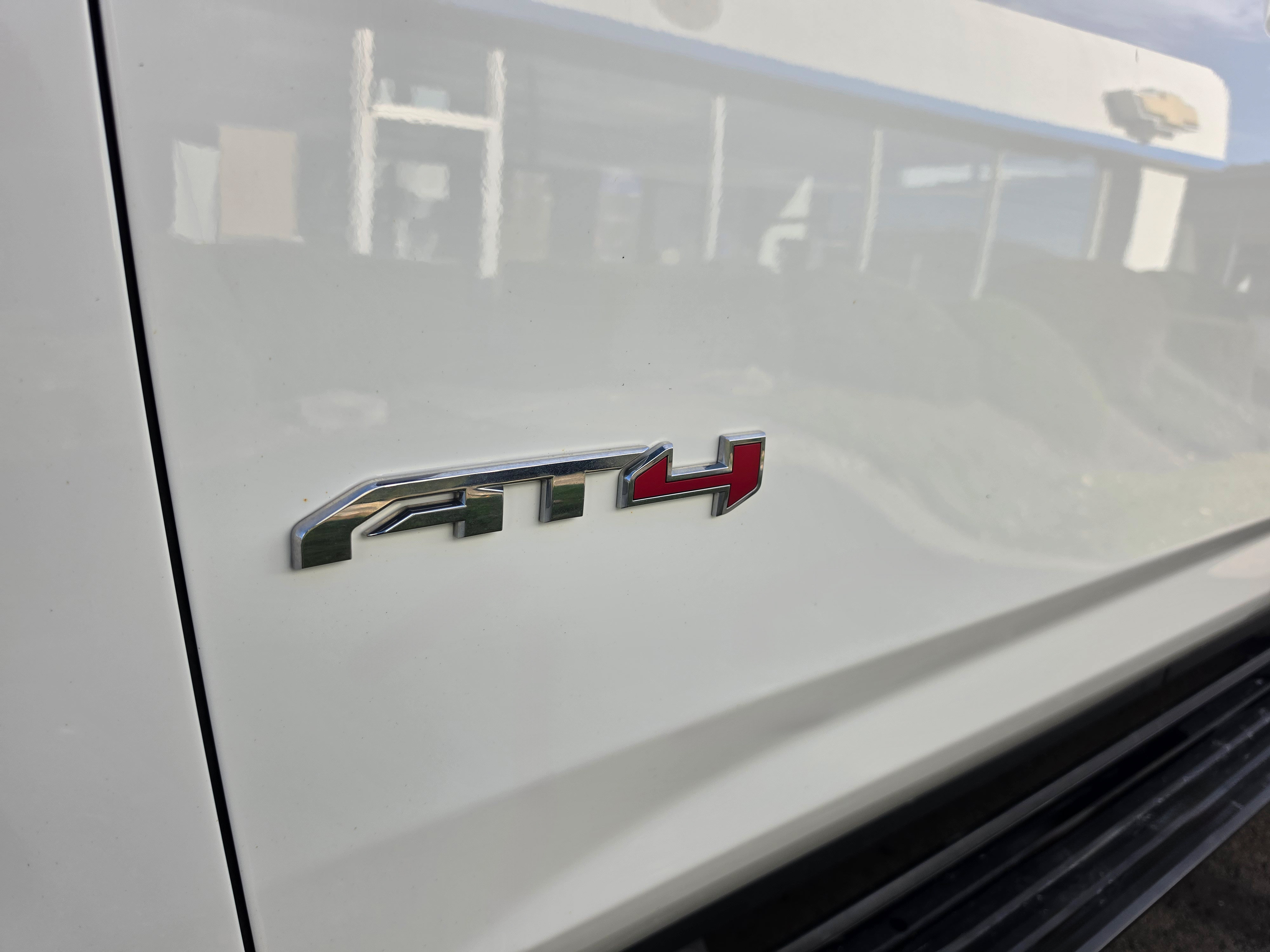 Used 2023 GMC Yukon XL AT4 w/ Technology Package AWD/4WD image 10