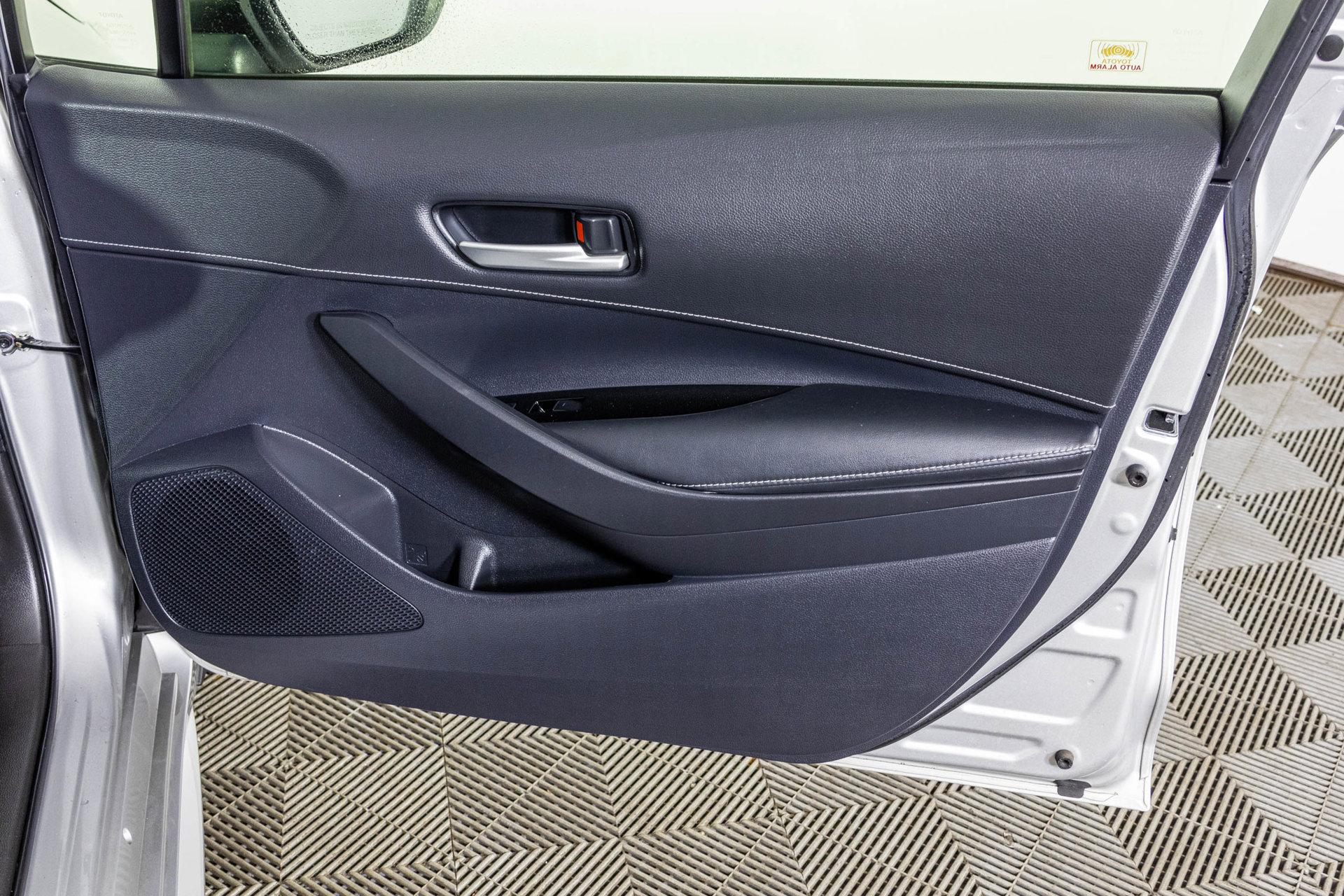 Used 2021 Toyota Corolla SE w/ Carpet Mat Package (TMS) FWD image 45